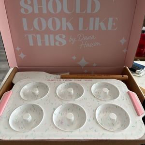 SILICON BAKING KIT FOR KIDS. NWT. Muffin, doughnut pans and spatula
